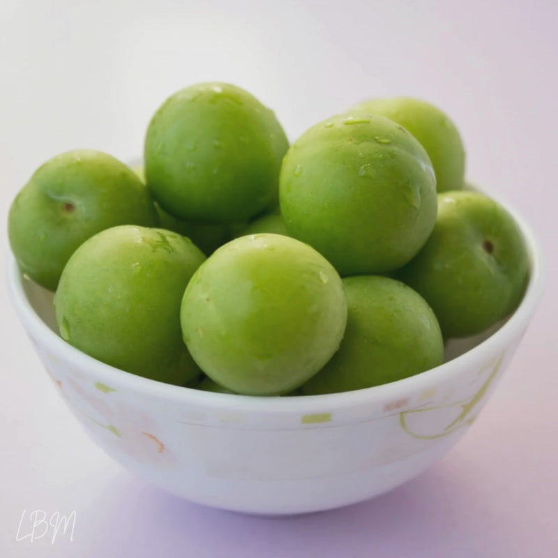 Kakadu Plum Brightening Serum - Natural, Vegan and Toxin free formula - Lily Bee and Me